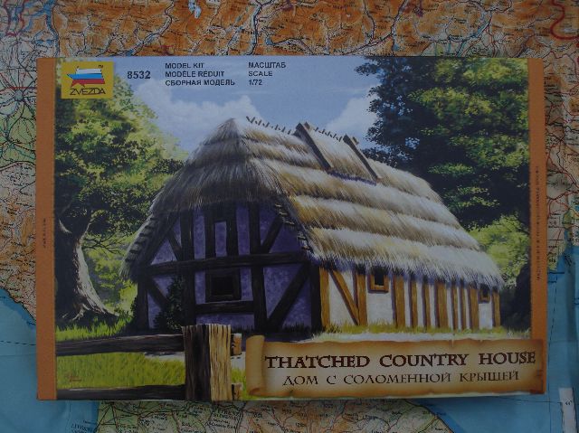 Zvezda 8532 THATCHED COUNTRY HOUSE